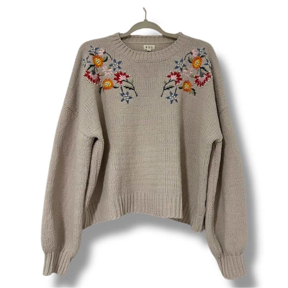 POL Women’s Crewneck Sweater with Delicate Embroidered Flowers Pearl‎ Detail L